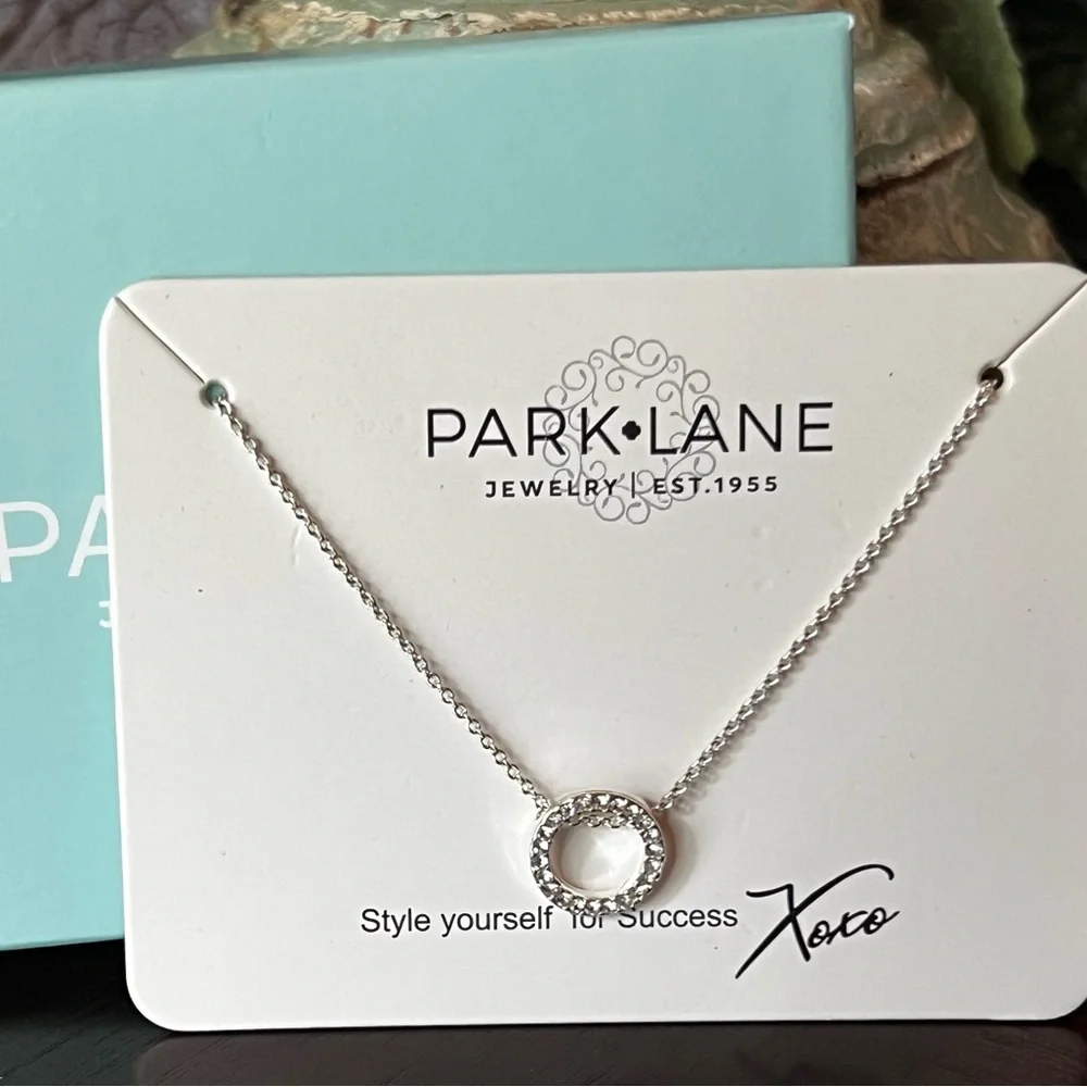 Roo Necklace- Silver - by Park Lane - Picture 2 of 6